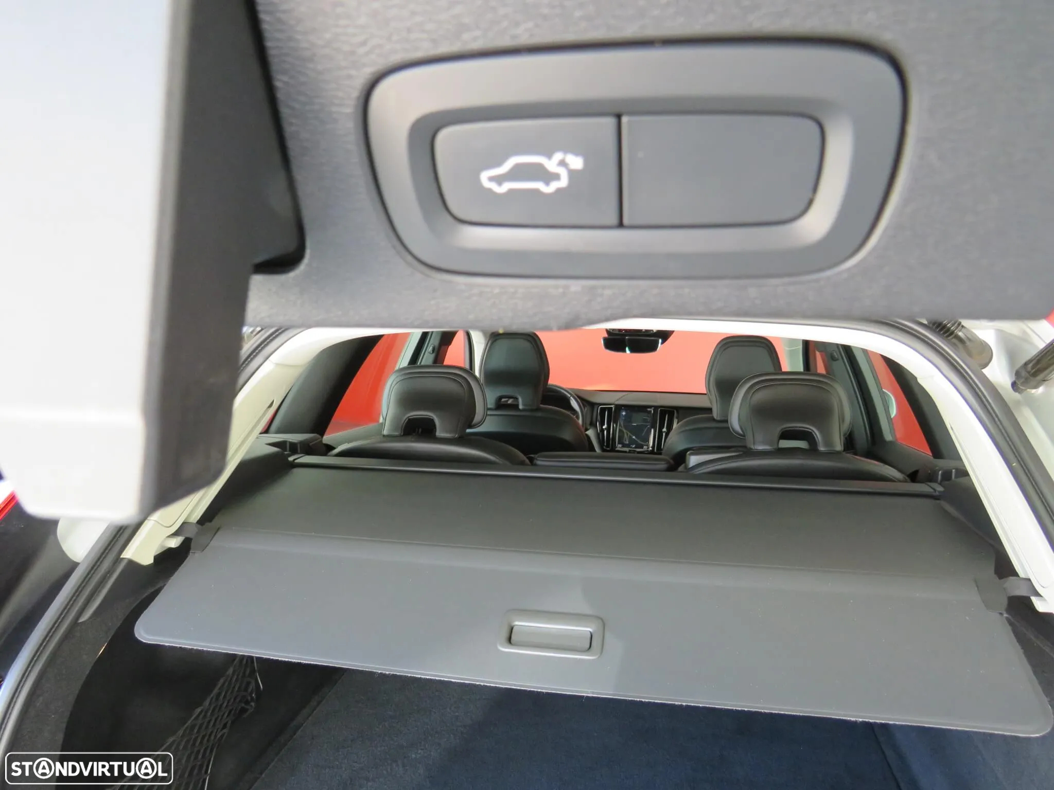 Volvo XC 60 2.0 D4 Momentum Plus Geartronic - 42