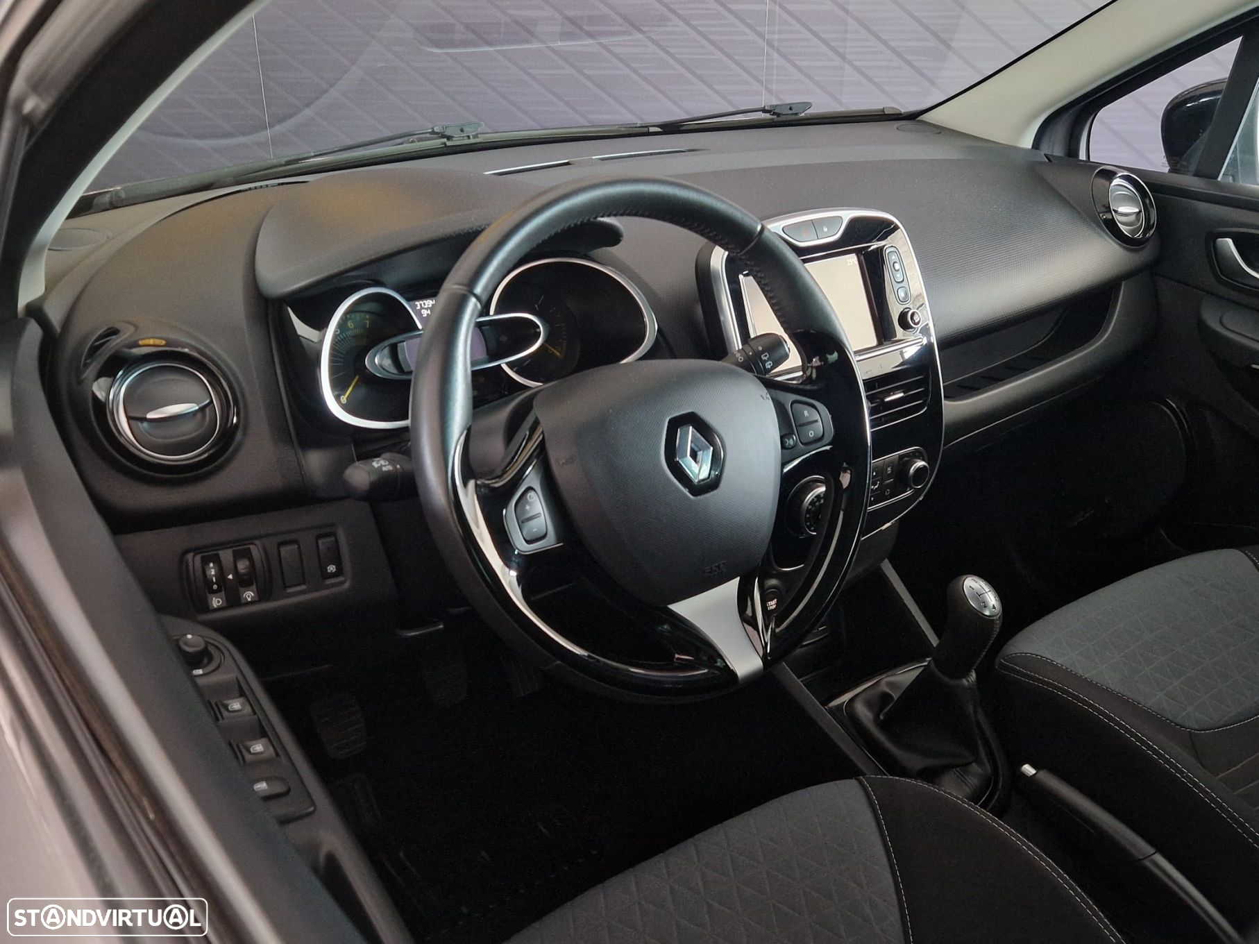 Renault Clio 0.9 TCE Dynamique S - 13
