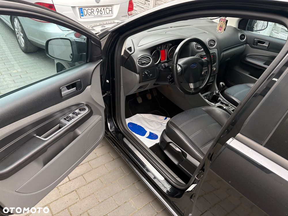 Ford Focus 2.0 TDCi DPF Titanium - 14