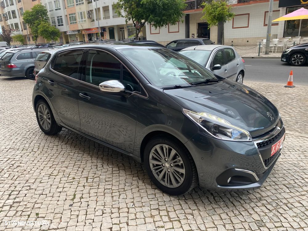 Peugeot 208 PureTech 110 Stop & Start Allure - 17