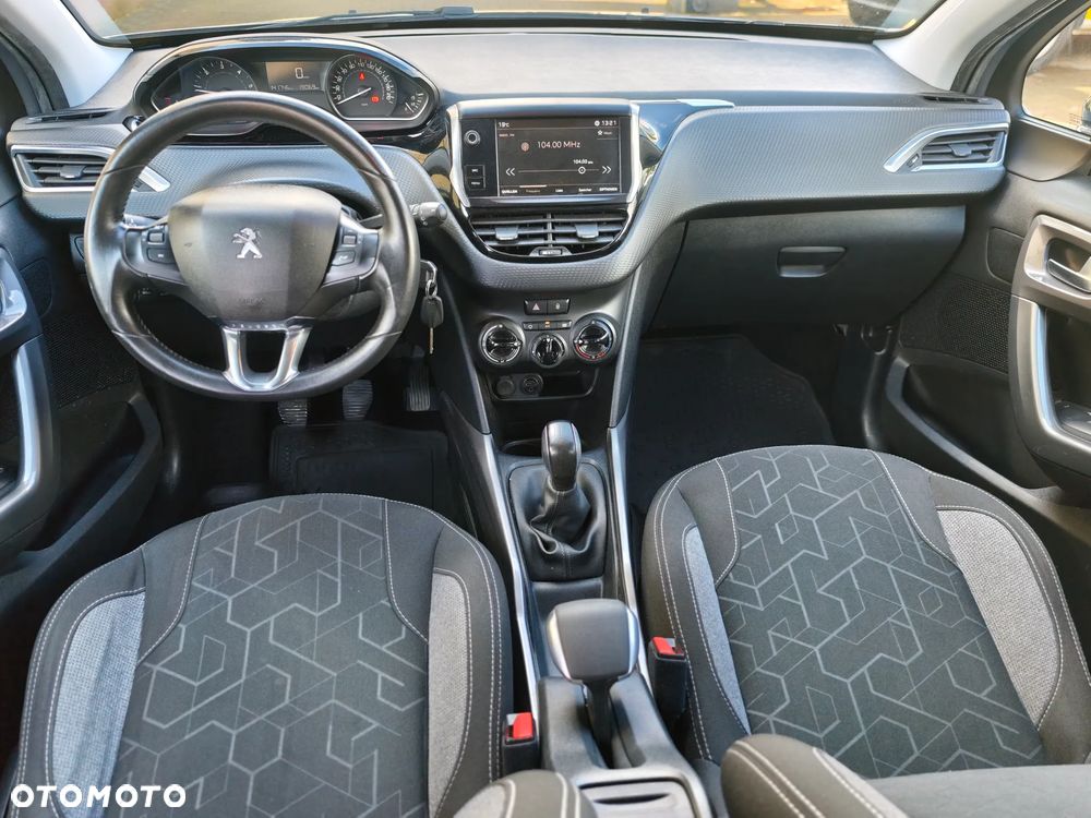 Peugeot 2008 1.6 BlueHDi Style - 23