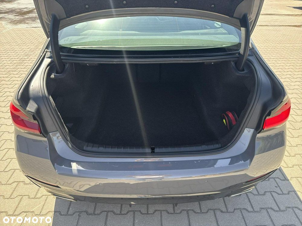 BMW Seria 5 - 16