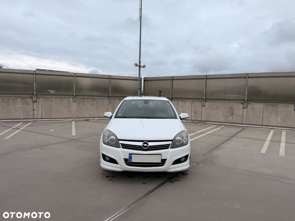 Opel Astra 1.6 Turbo White Edition - 3
