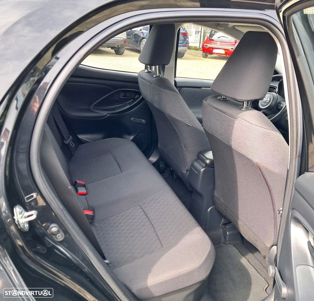 Toyota Yaris 1.5 HDF Comfort Plus - 13