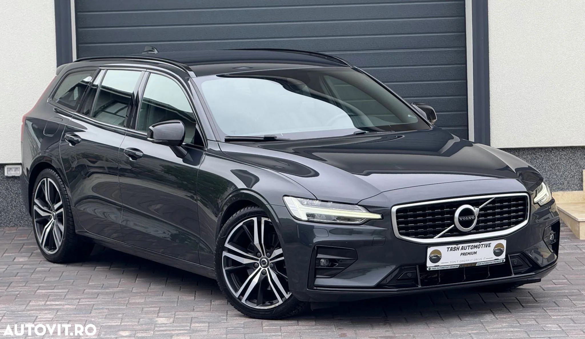 Volvo V60 T4 Geartronic R-Design - 1