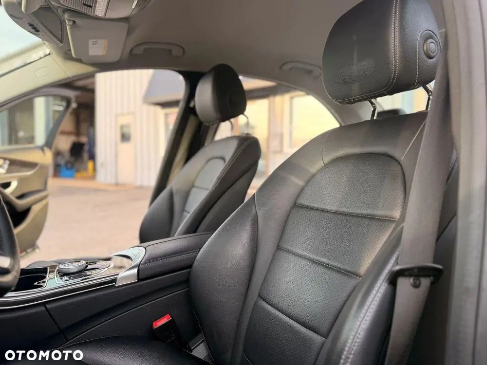 Mercedes-Benz Klasa C 300 9G-TRONIC Edition - 13