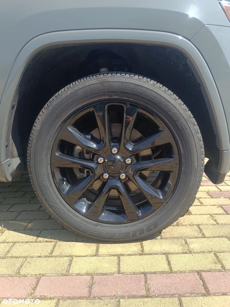 Jeep Grand Cherokee - 20
