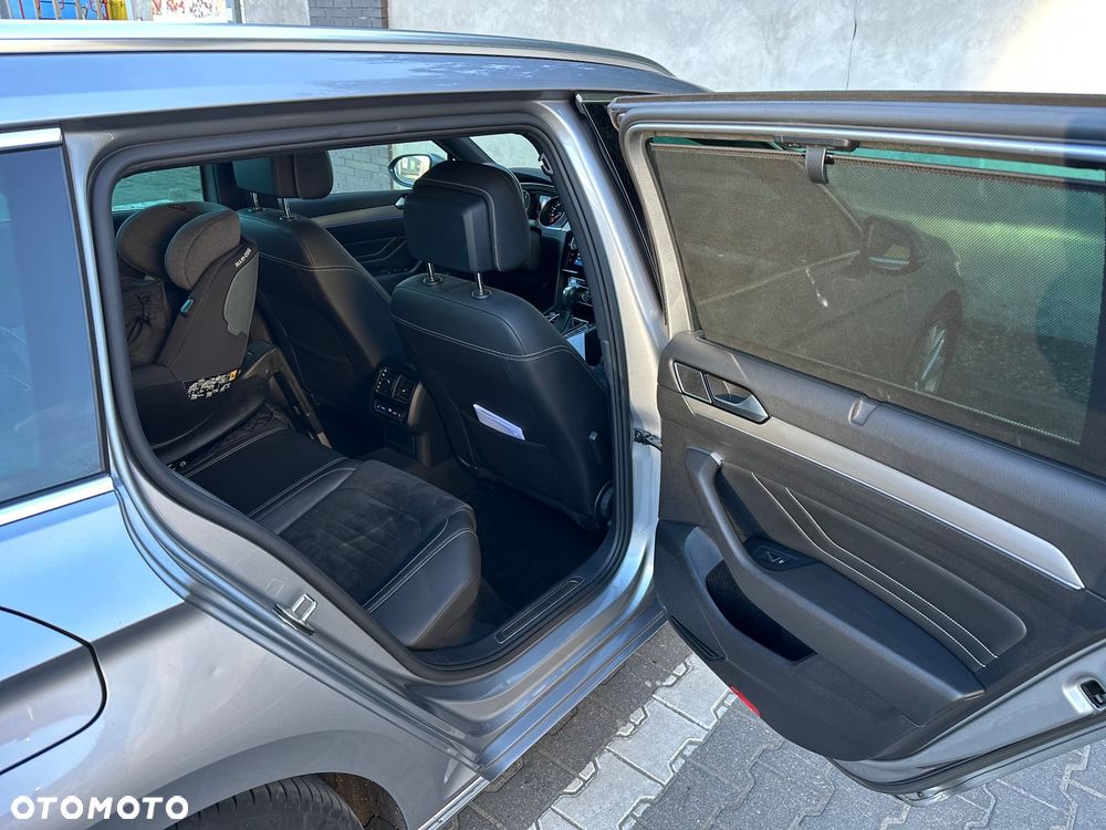 Volkswagen Passat Variant 2.0 TDI EVO Elegance DSG - 24
