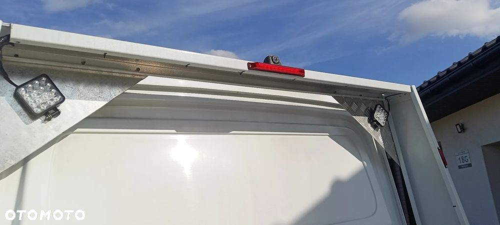 Mercedes-Benz Sprinter - 9