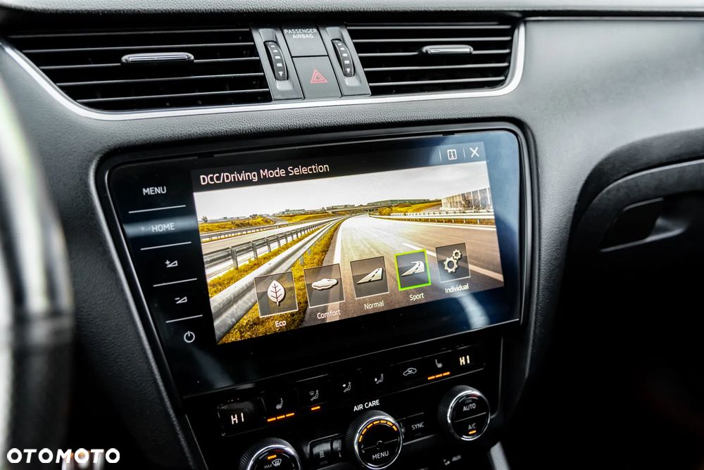 Skoda Octavia 2.0 TDI 4x4 DSG RS - 36