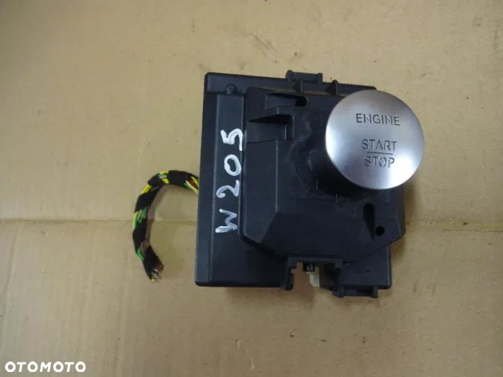 MERCEDES W205 A222 6.3 AMG STACYJKA KLUCZYK - 1