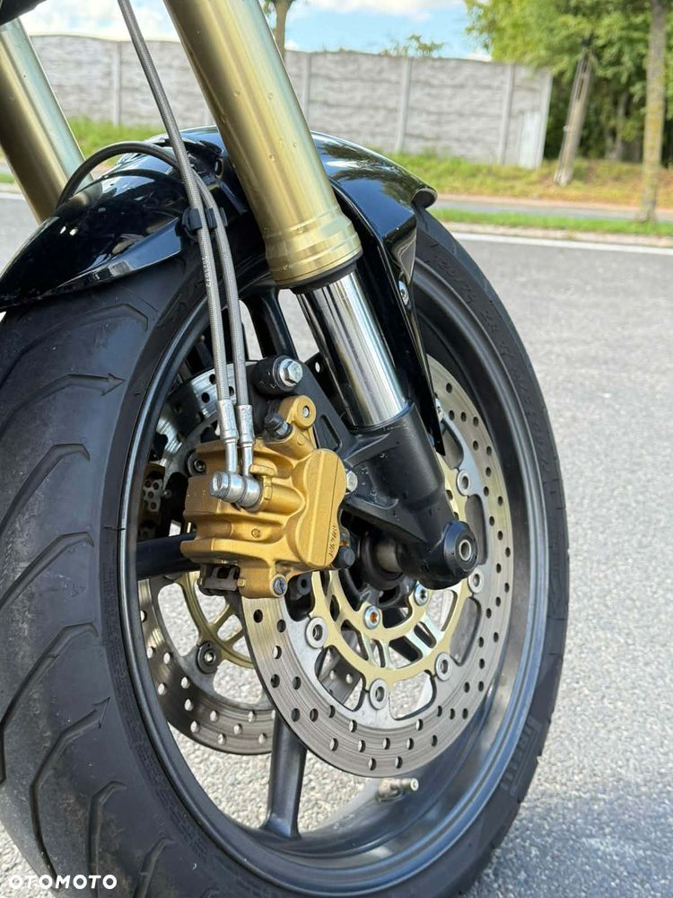 Triumph Street Triple - 4