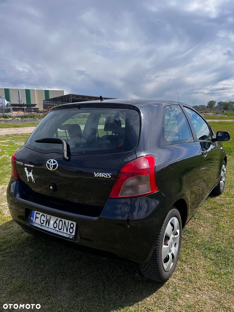 Toyota Yaris 1.3 Sol - 3