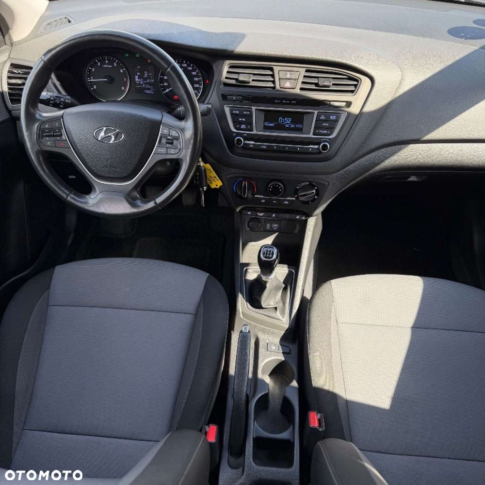 Hyundai i20 - 24