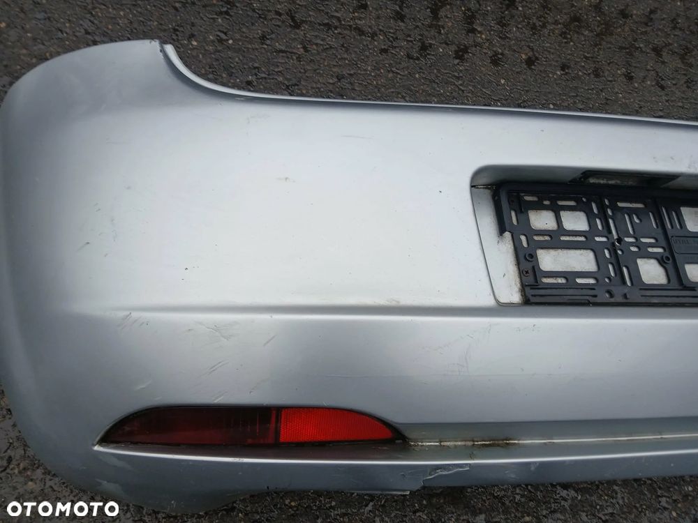 Fiat Grande Punto  Zderzak tylny kod lakieru 589/A - 3