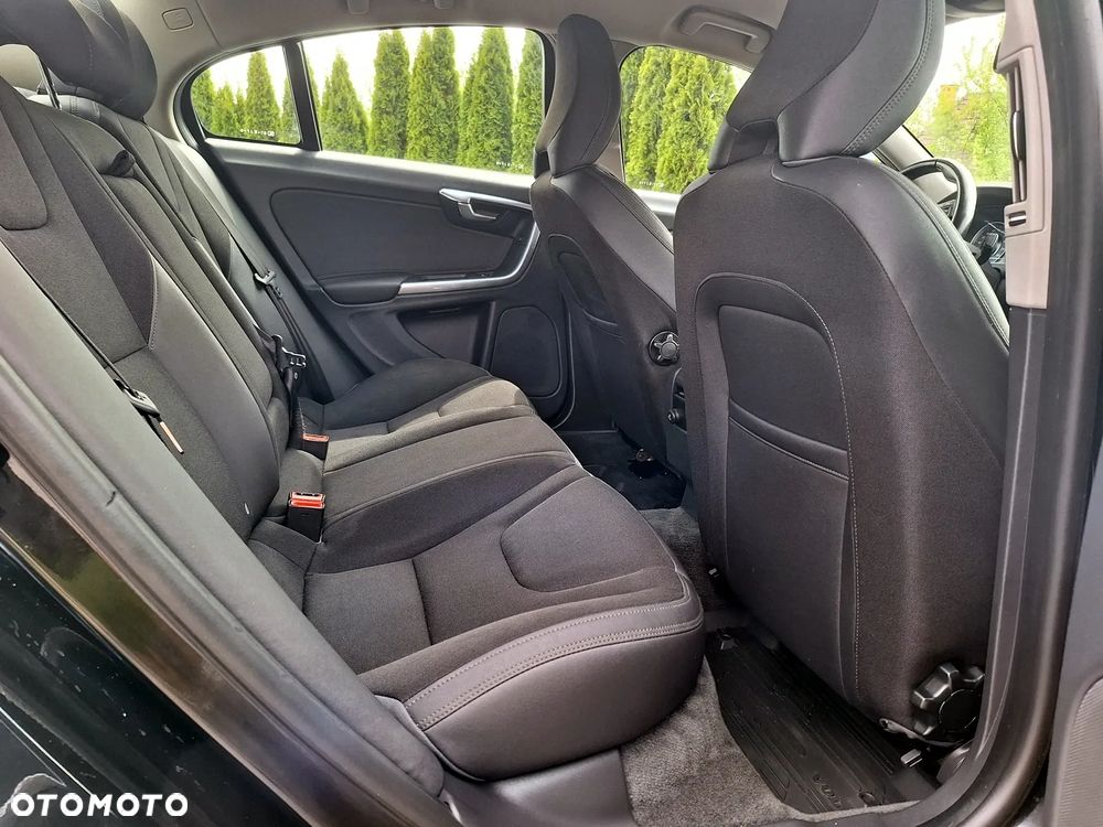 Volvo S60 T3 Edition Pro - 22