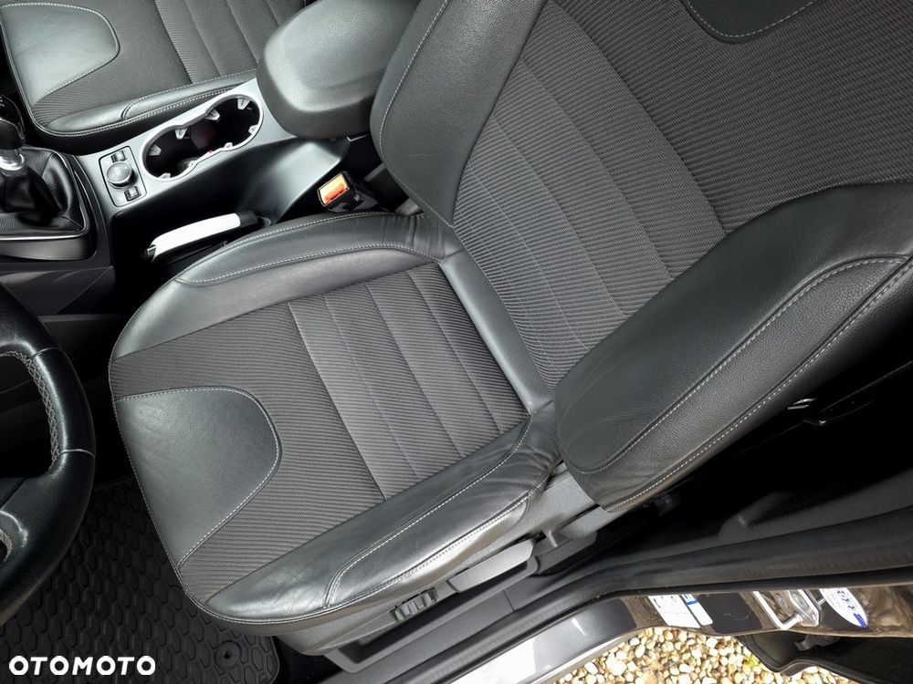 Ford Kuga 2.0 TDCi FWD Titanium - 15