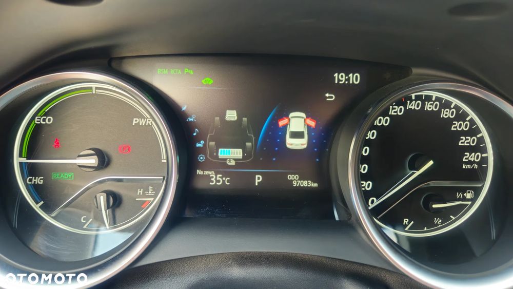Toyota Camry 2.5 Hybrid Executive CVT - 24
