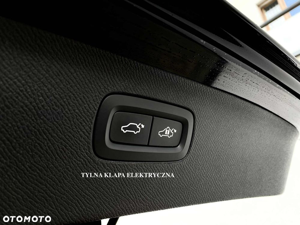 Volvo XC 90 D5 SCR AWD R-Design - 31