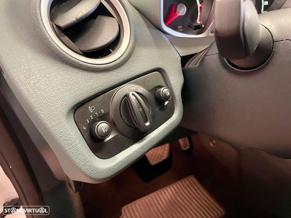 Ford Fiesta 1.4 Titanium Aut. - 15