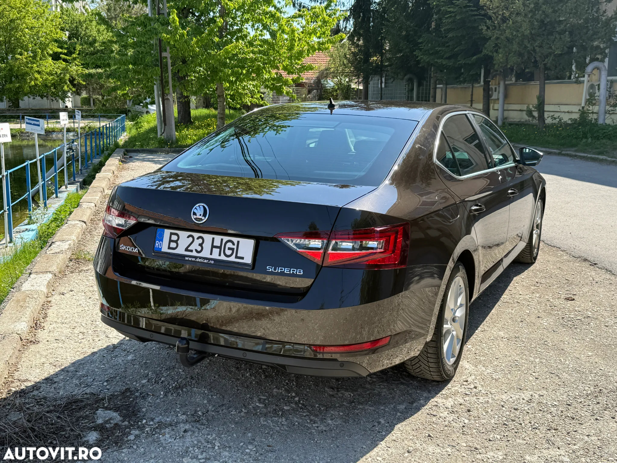 Skoda Superb 2.0 TDI DSG Ambition - 4