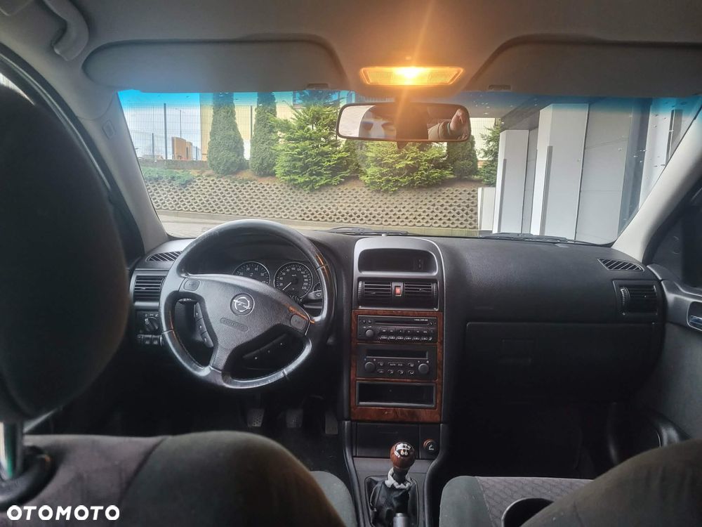 Opel Astra 1.6 - 10