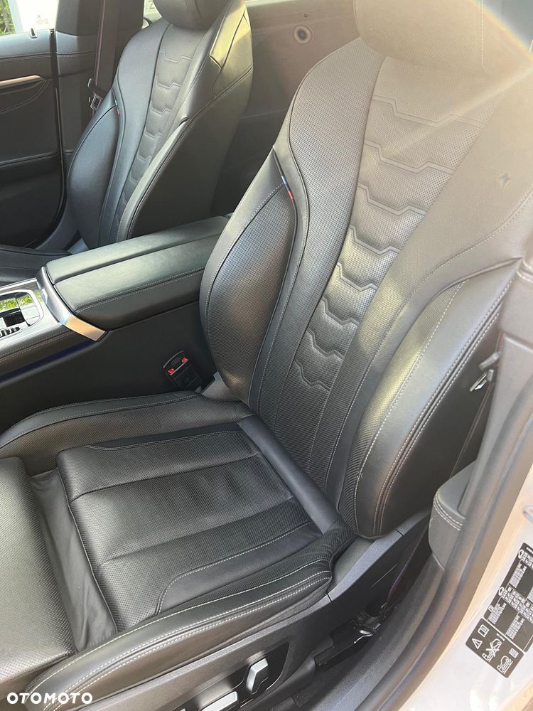 BMW Seria 8 - 23