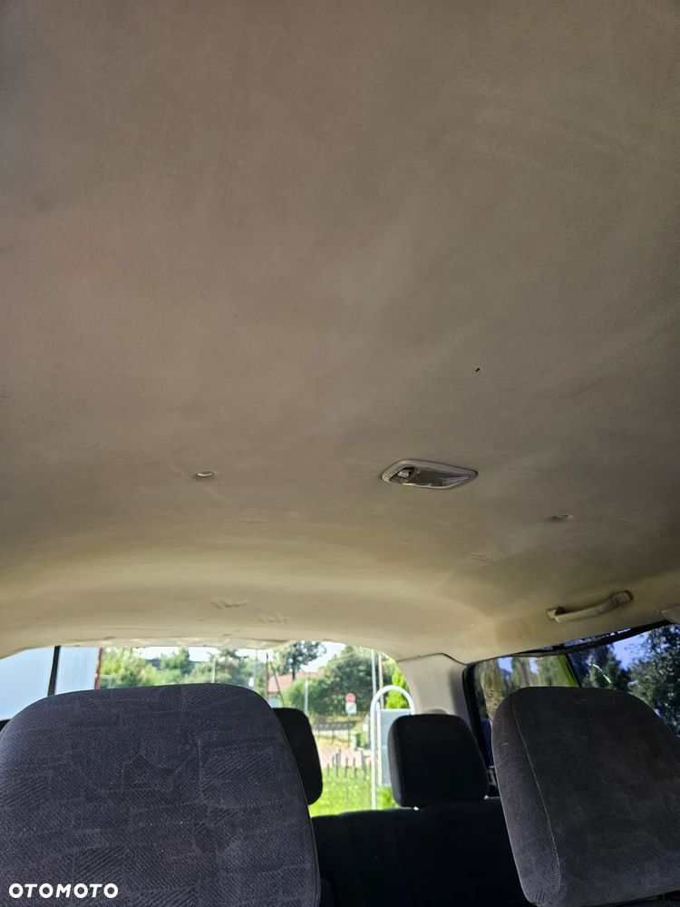 Toyota Hiace - 18