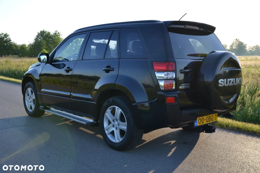 Suzuki Grand Vitara 2.0 De luxe - 16