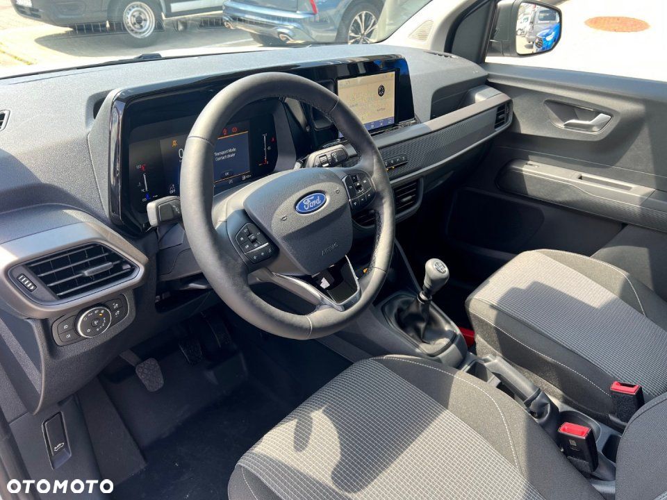 Ford Transit Courier - 9