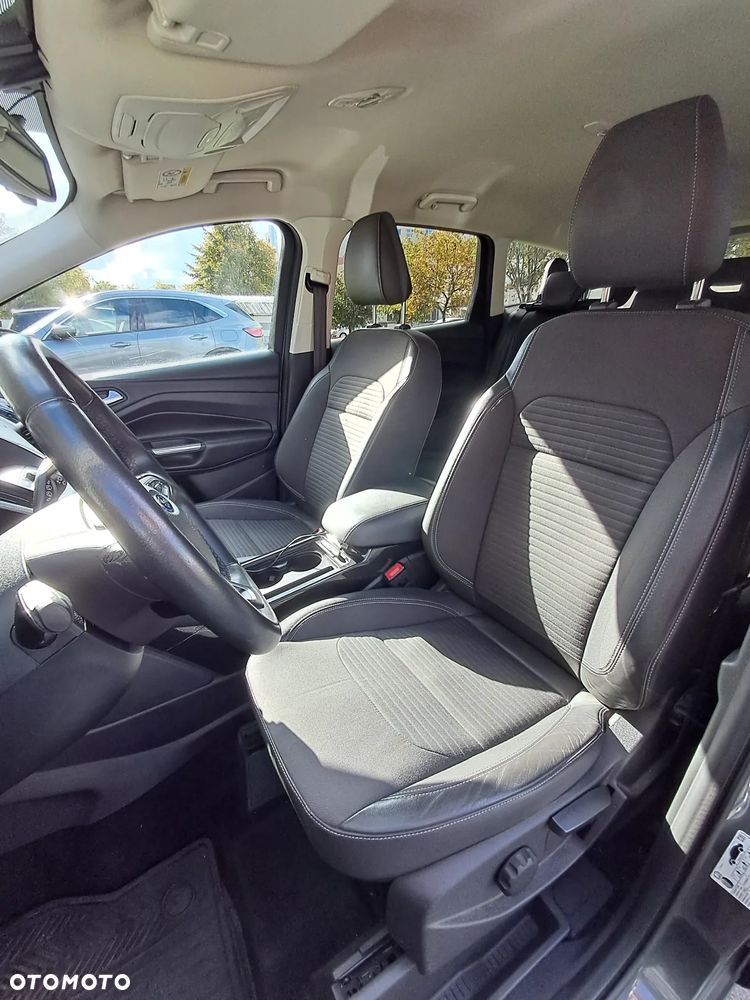 Ford Kuga 2.0 TDCi AWD Titanium - 23