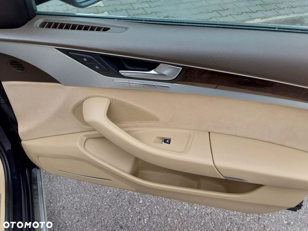 Audi A8 4.2 FSI Quattro - 9
