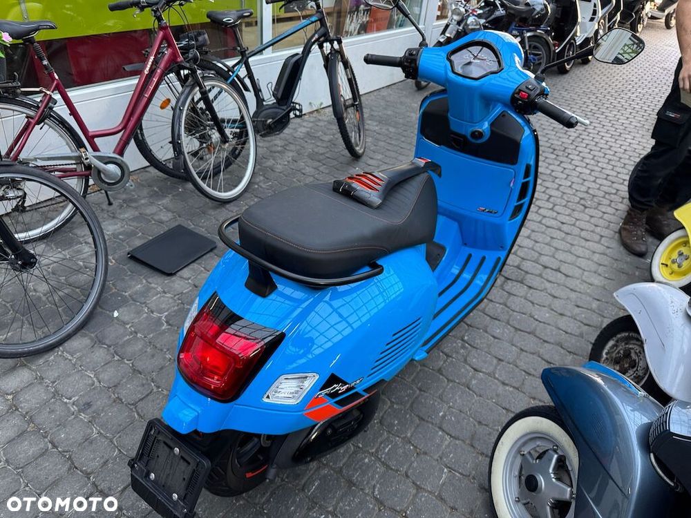 Piaggio Vespa - 4