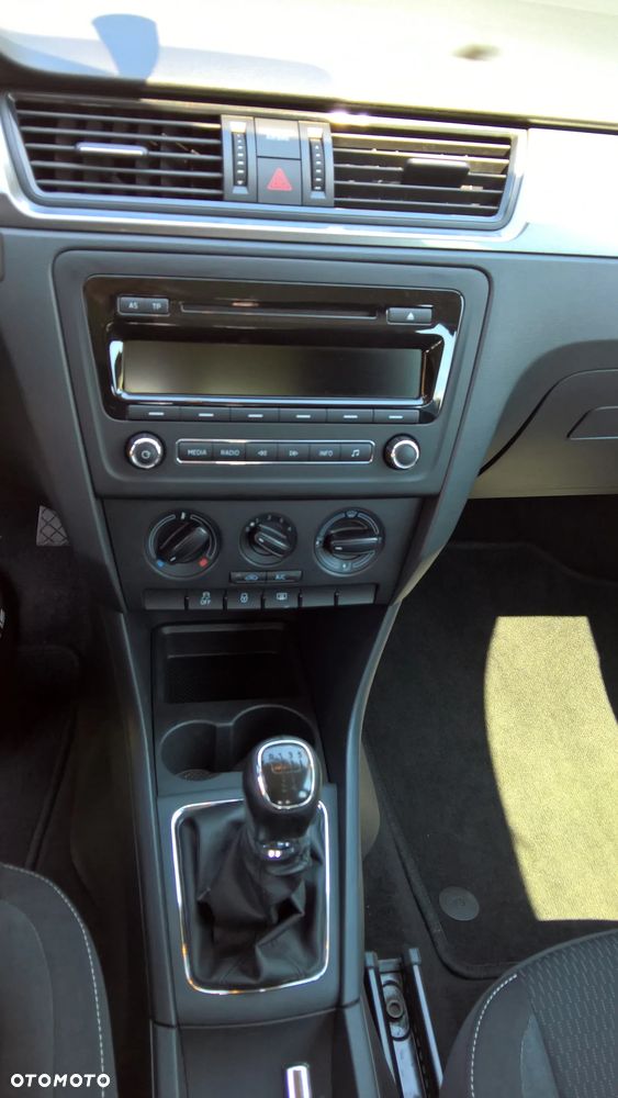 Skoda RAPID 1.2 Ambition Max - 35