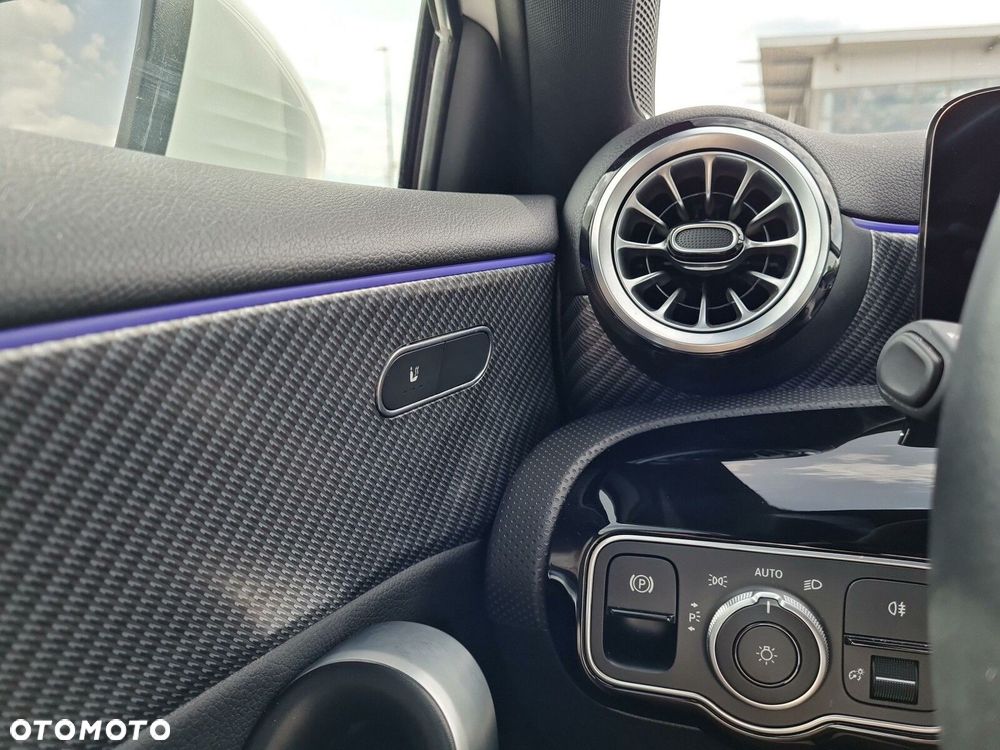 Mercedes-Benz Klasa A 200 Progressive 7G-DCT - 24