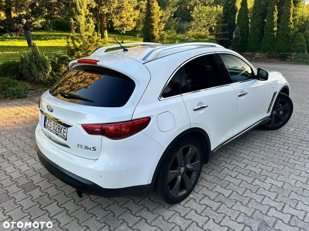 Infiniti FX - 16