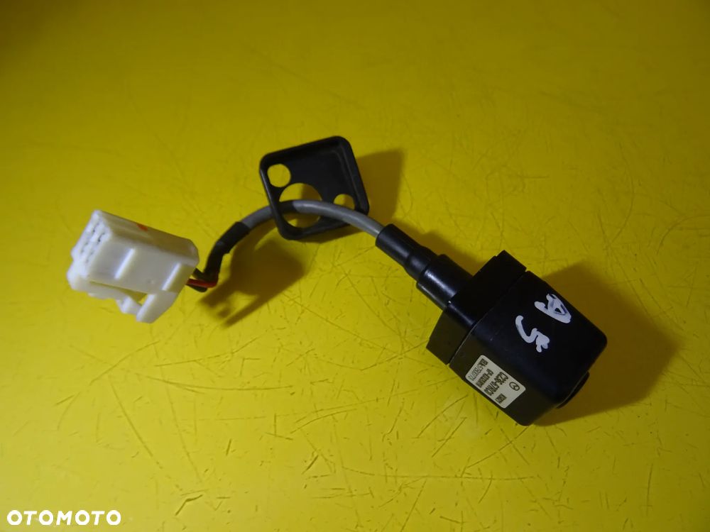 KAMERA COFANIA TYŁ MAZDA 5 C236-67RC0 / K6021 - 8