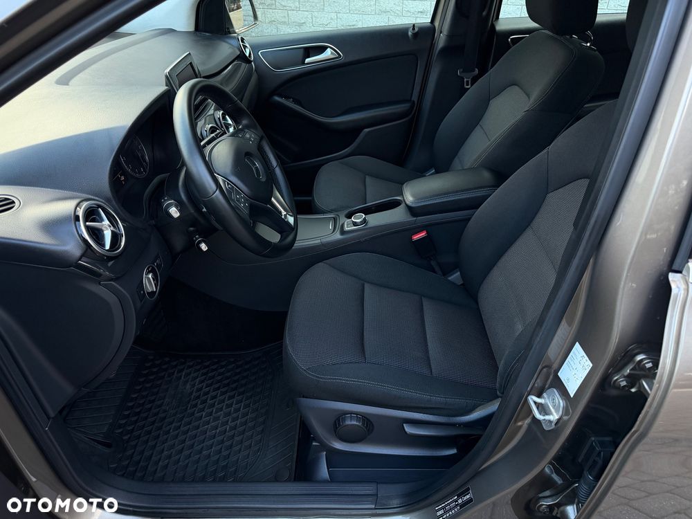 Mercedes-Benz Klasa B 180 (BlueEFFICIENCY) 7G-DCT - 19