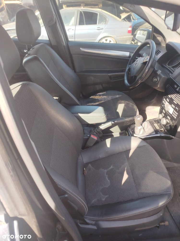 Opel Astra H na części. - 4