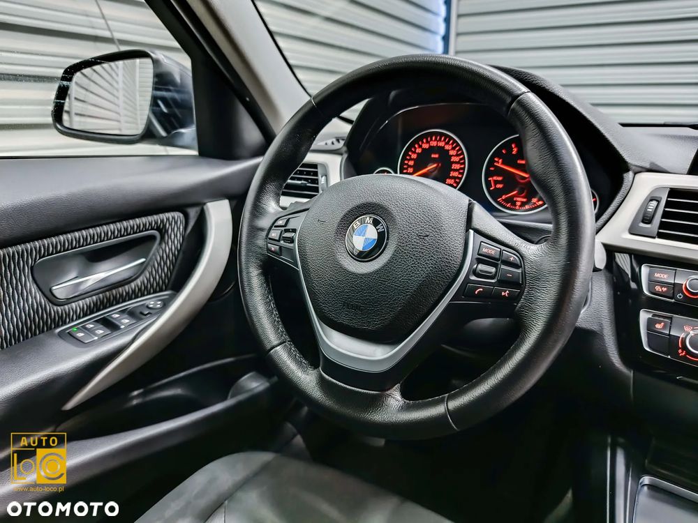 BMW Seria 3 318d Sport Line - 28