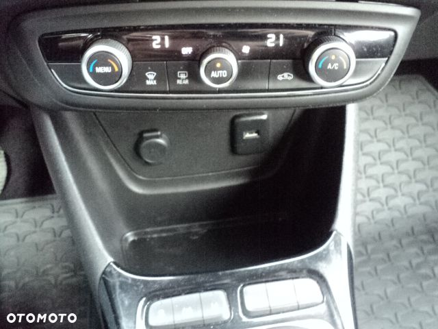 Opel Crossland X - 10