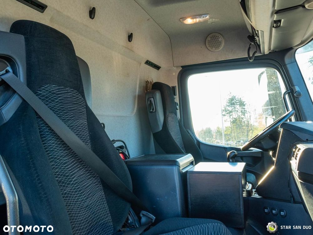 Mercedes-Benz AROCS 1830 4x4 chłodnia kamper - 19