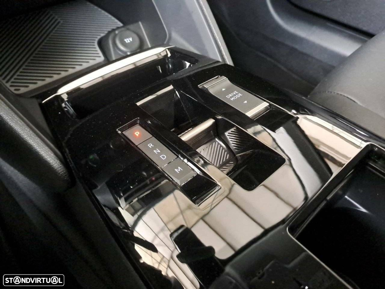 Citroën C4 X 1.2 PureTech Plus EAT8 - 18