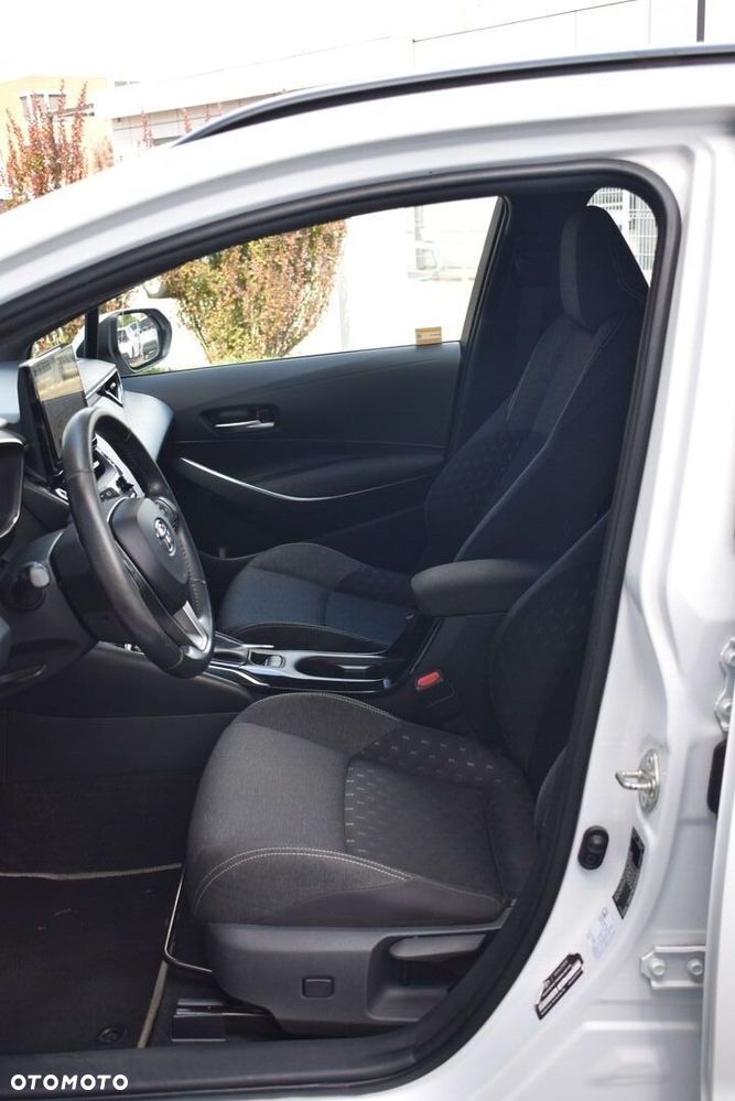 Toyota Corolla 1.8 Hybrid Comfort - 13