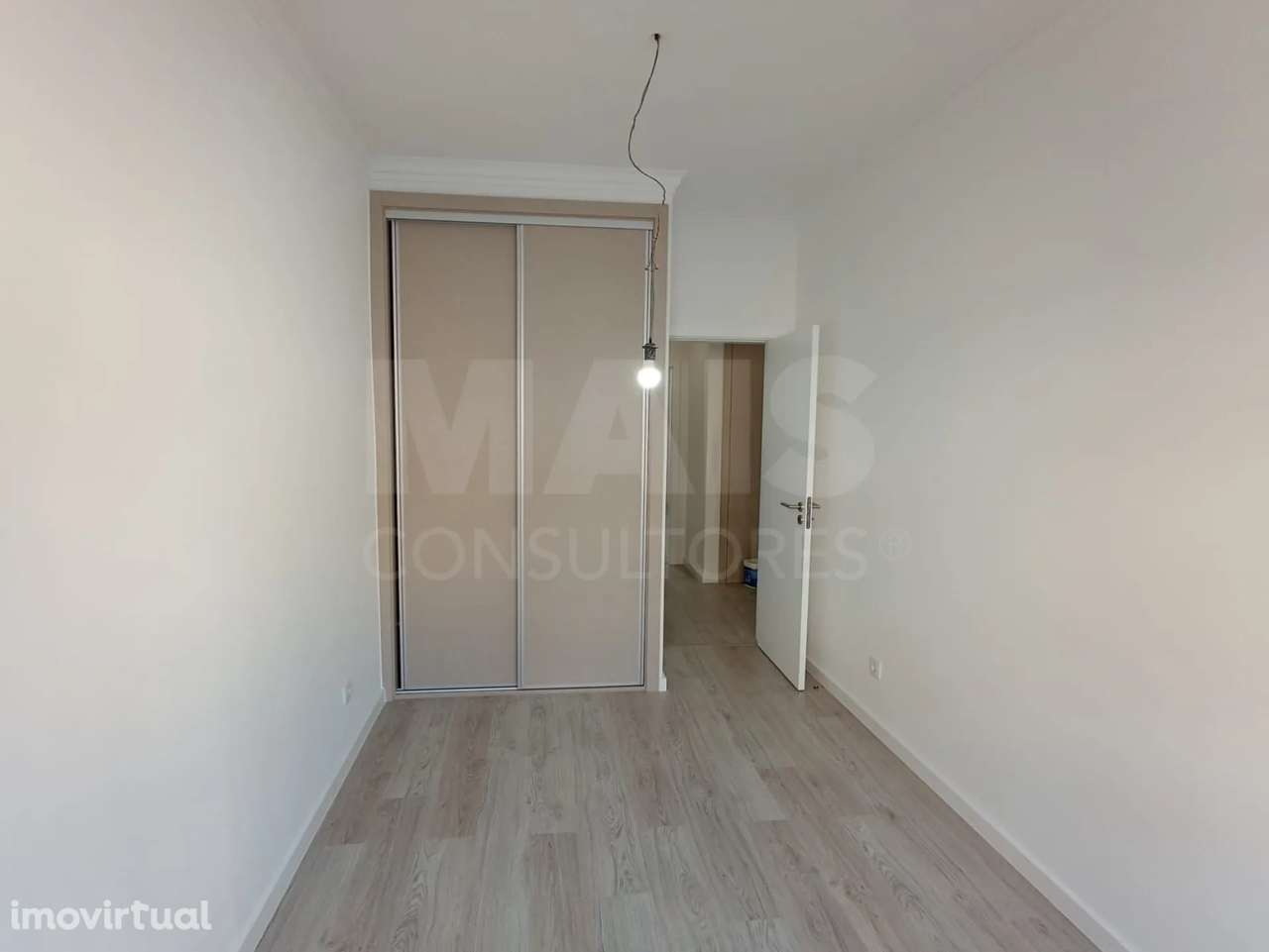 T2 Remodelado Damaia de Cima - Grande imagem: 4/6