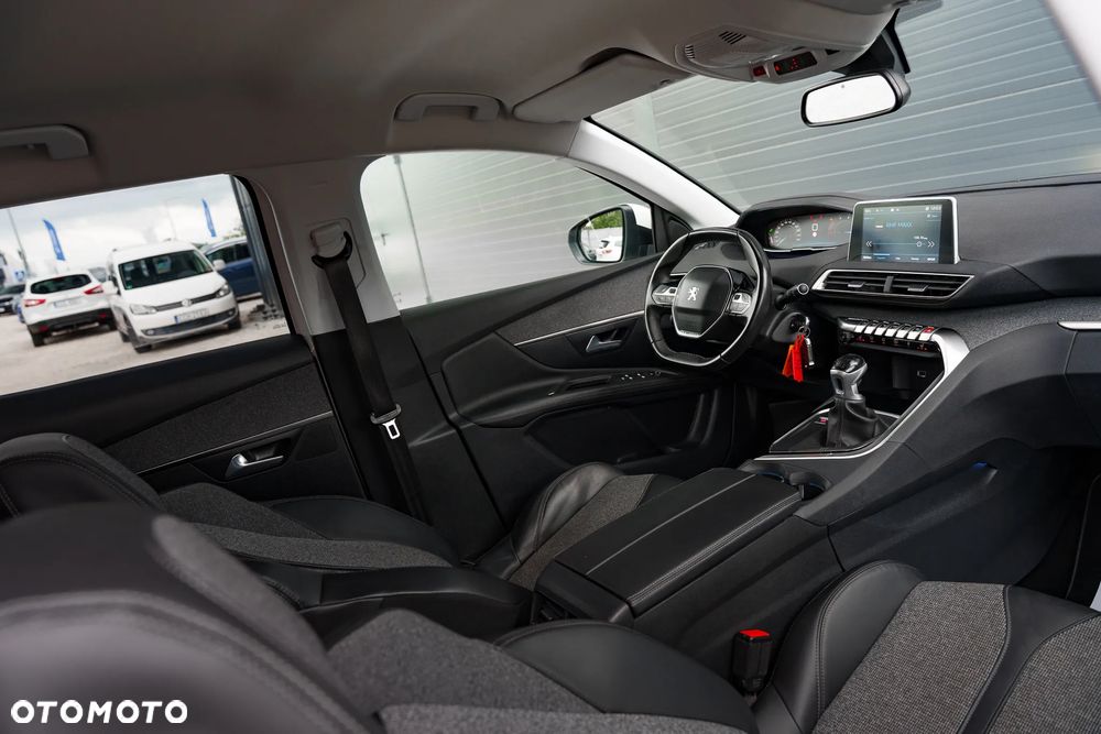 Peugeot 3008 1.6 BlueHDi Allure S&S - 18