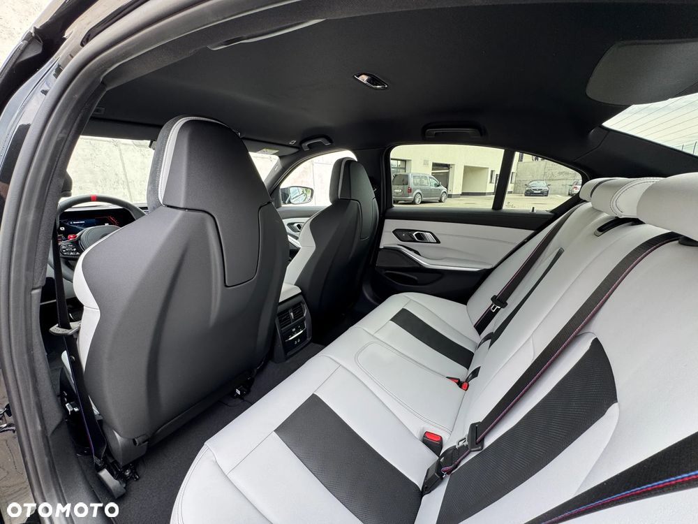 BMW M3 Competition M xDrive - 26