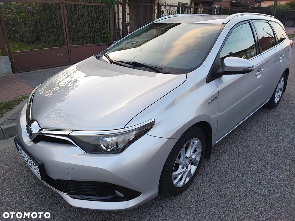 Toyota Auris Hybrid 135 Premium - 10