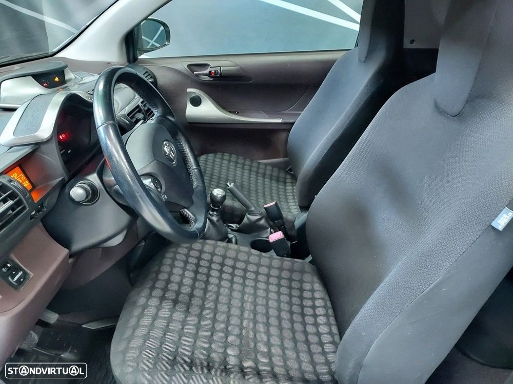 Toyota iQ 1.0 VVT-i Essential+AC — fotografia 8