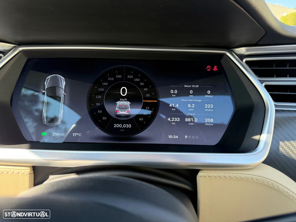 Tesla Model S - 4